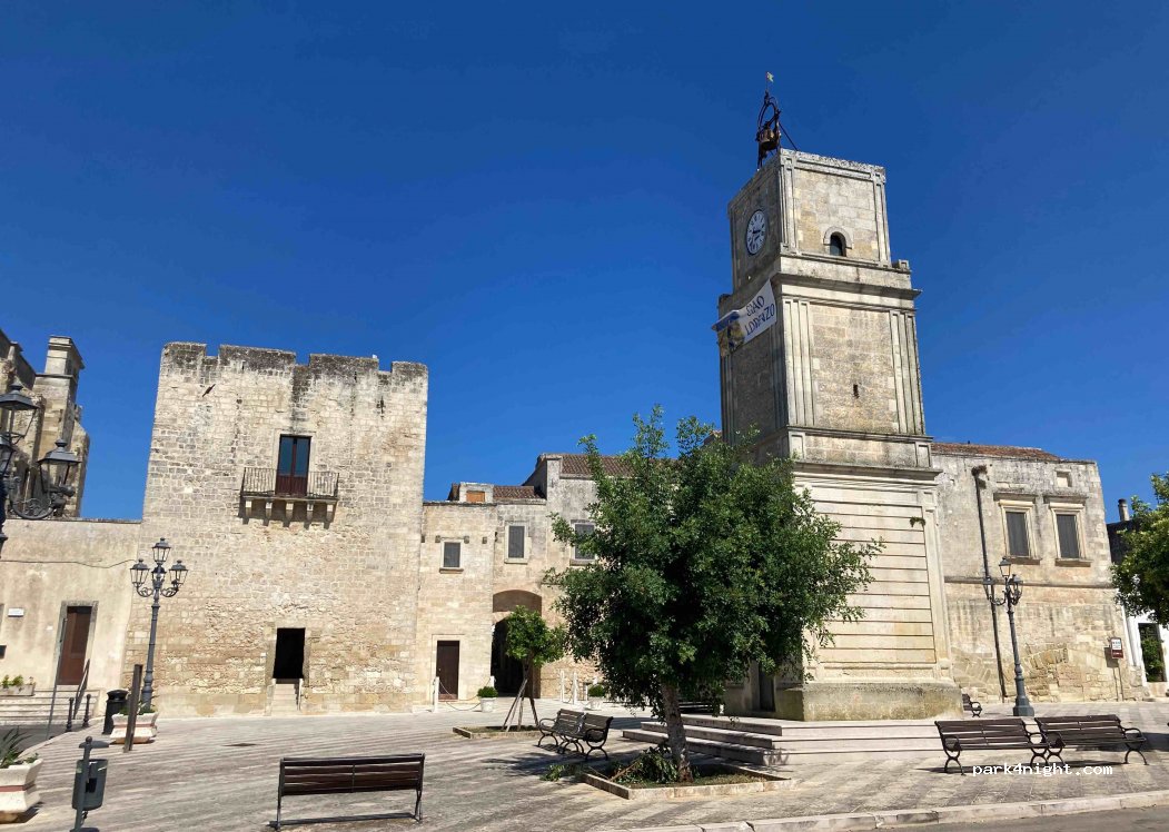 (73037) Poggiardo - 32 Piazza Dante Alighieri — foto