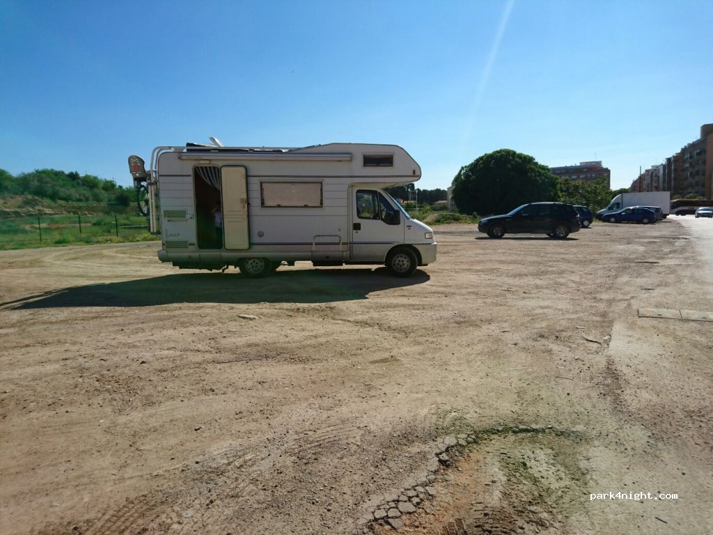 (46340) Requena - 3 Calle Ferrocarril — foto 2