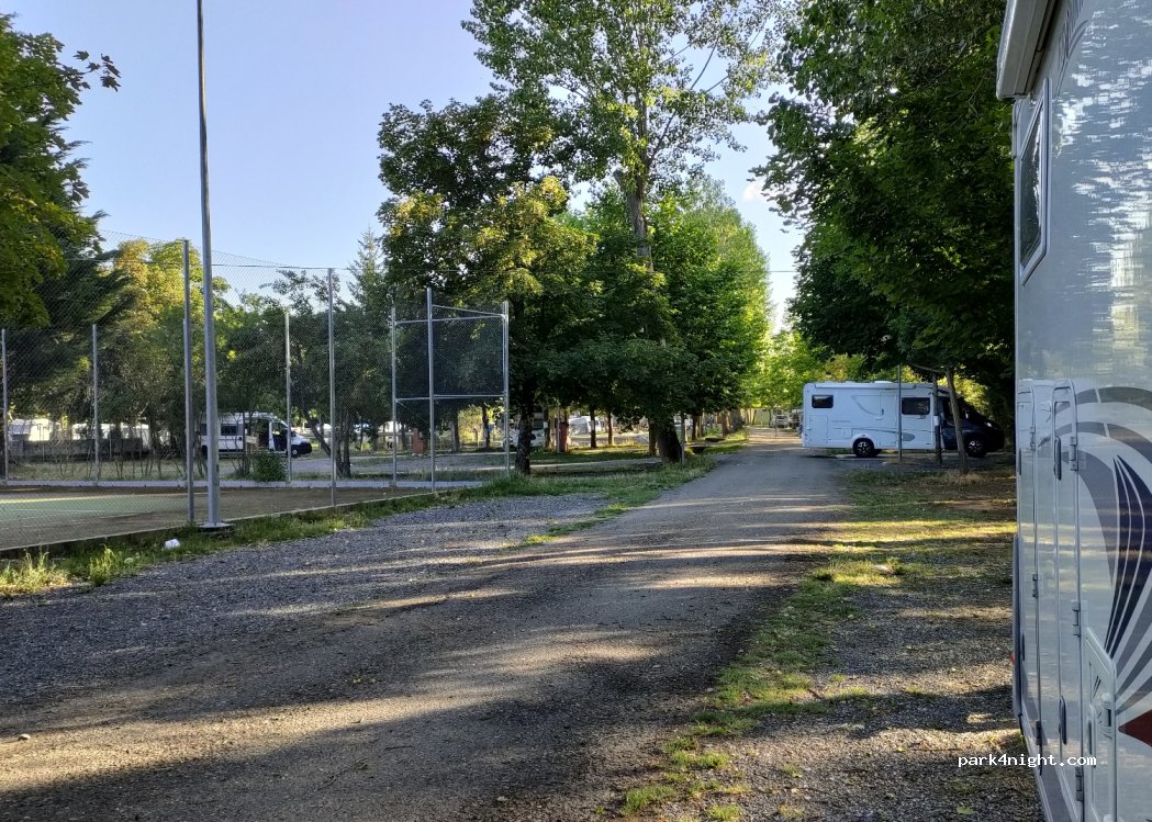 Área de autocaravanas | Camping de Boñar — foto
