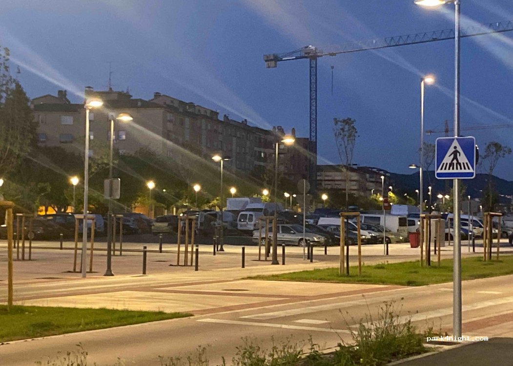 (31015) Pamplona - 8 Avenida Corella — foto