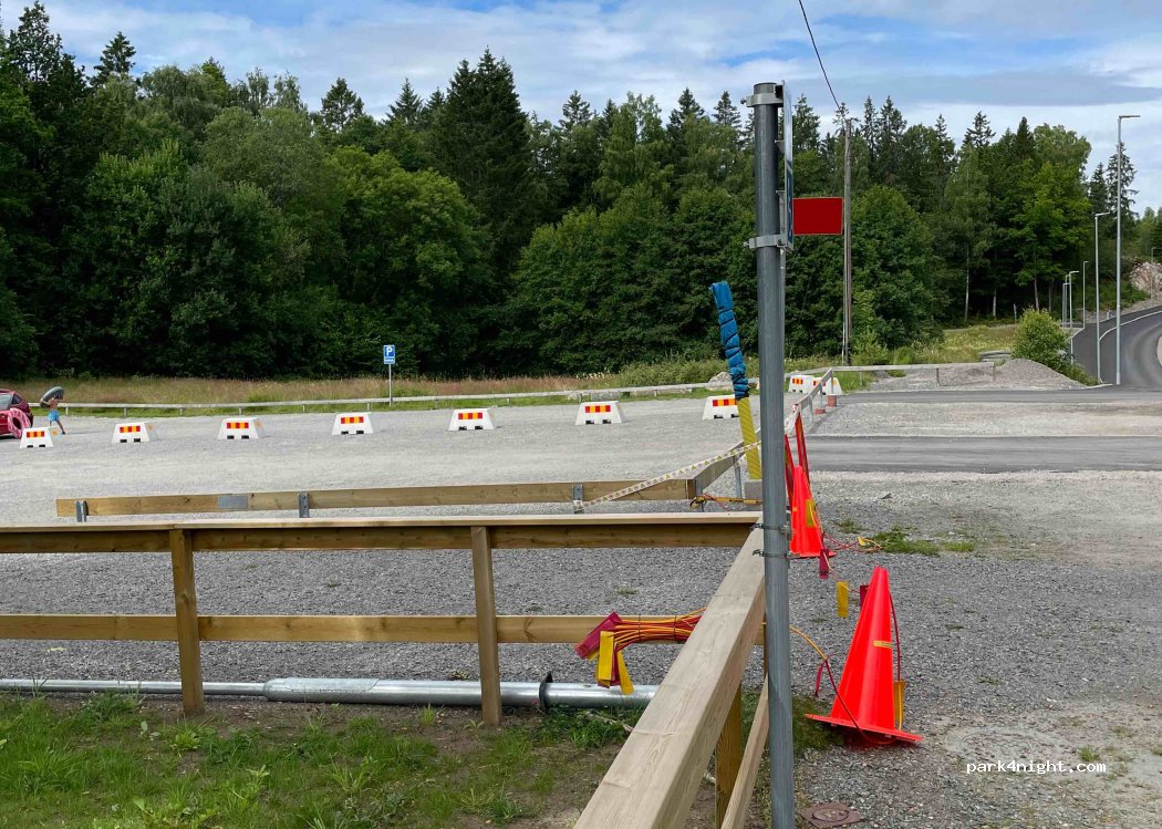(461 98) Trollhättan - 20 Vårhagavägen — foto