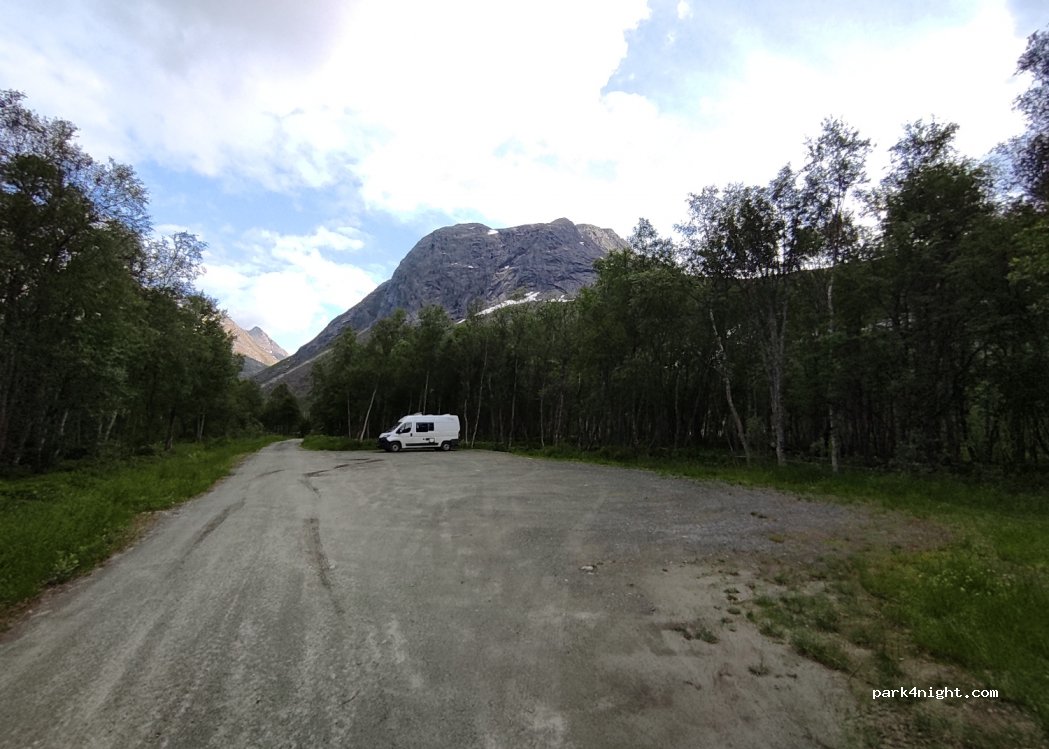 (8522) Beisfjord - 119 Skamdalen — foto
