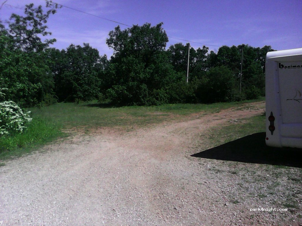 (82140) Saint-Antonin-Noble-Val - Unnamed Road — foto 2