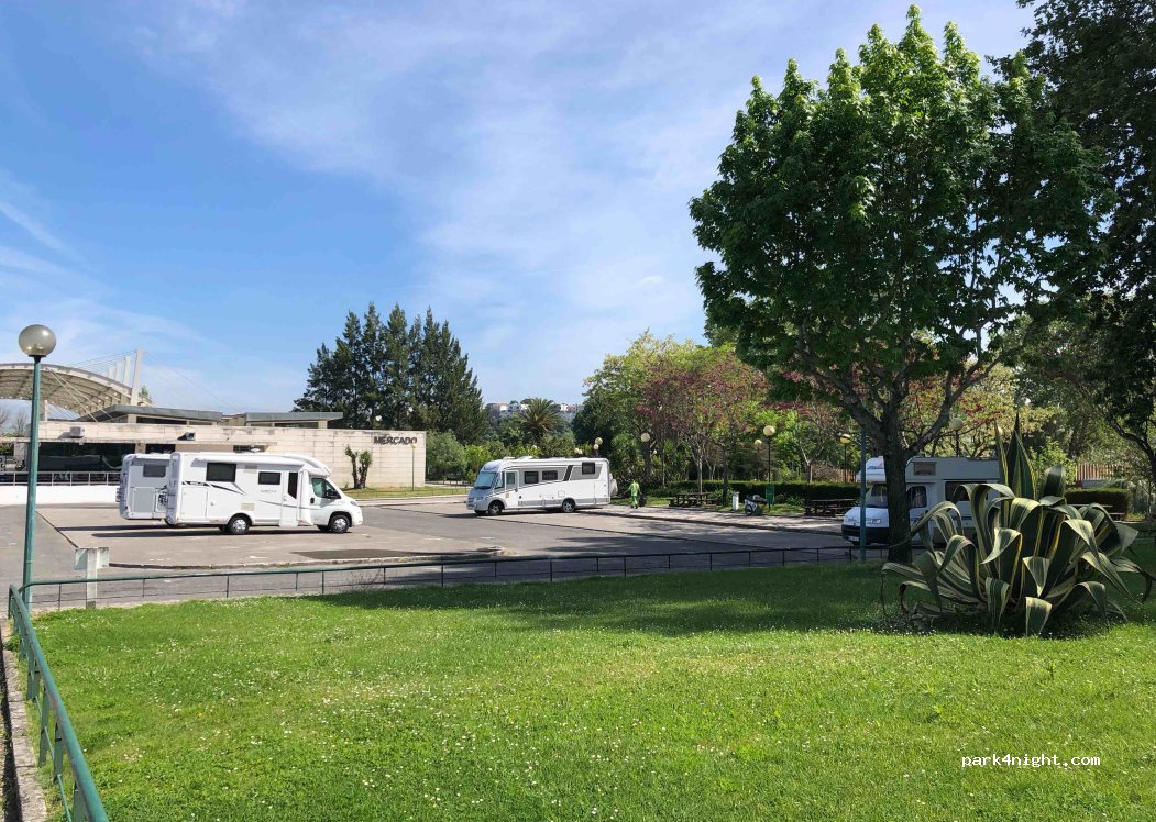 (2440) Batalha - Rue de Dom Douarte — foto 3