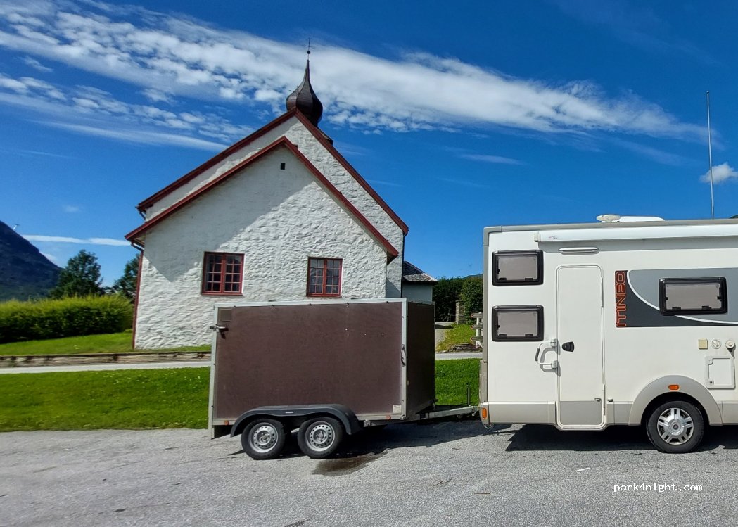 (6320) Isfjorden - 121 Hensvegen — foto