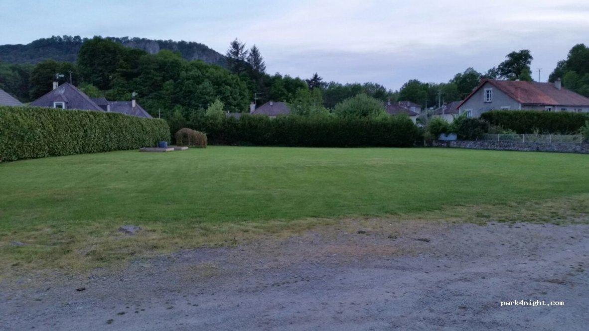 (15240) Vebret - Le Bourg — foto