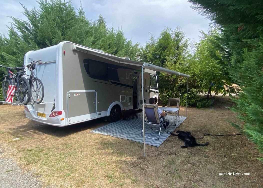 Camping El Lago, COMPLEJO HOSTELERO DE VILELA — foto