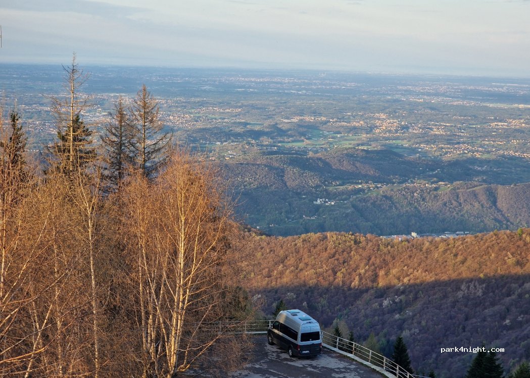 (22012) Cernobbio - Via Per Il Bisbino — foto 4