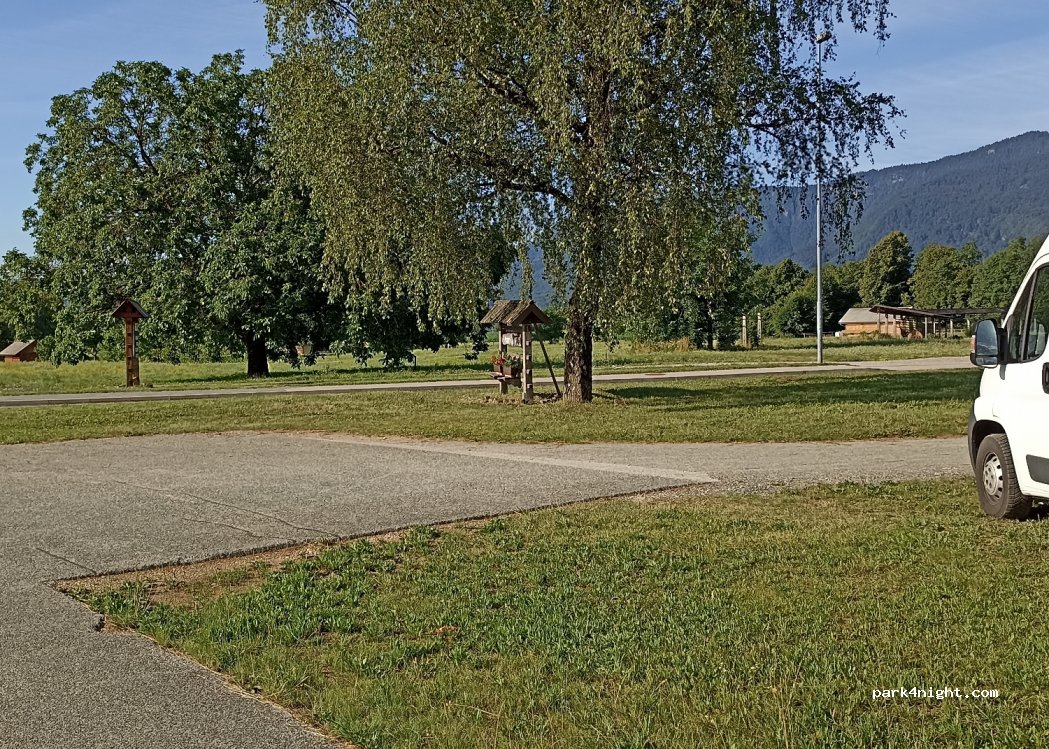(4243) Brezje - Unnamed road — foto