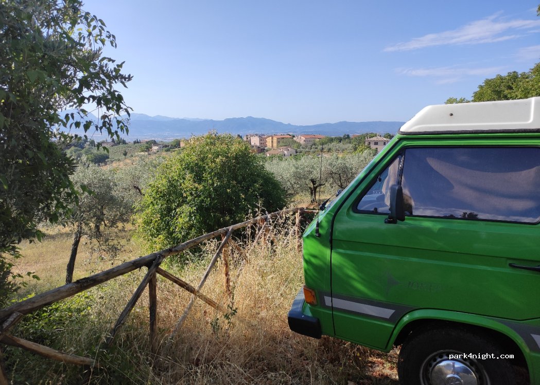 (06036) Montefalco - 26 Via Ugo Foscolo — foto