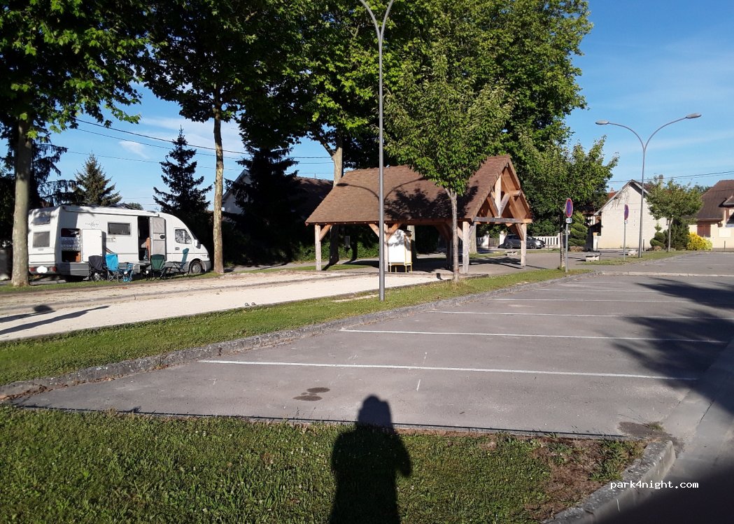 (10270) Montaulin - 2 Rue du Moulin À Vent — foto