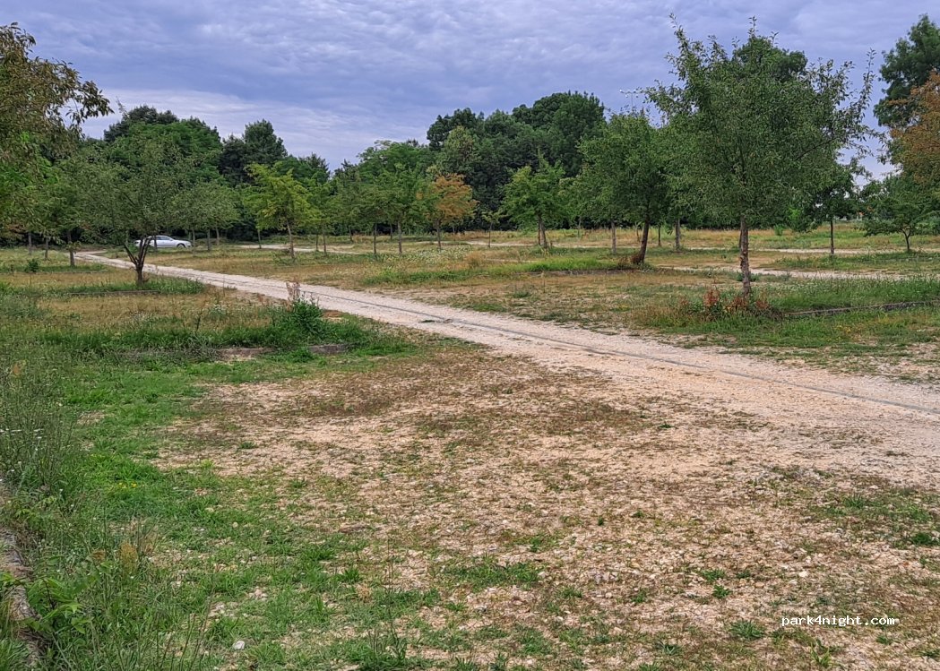 (8500) Pápa - 5 Várkert út — foto