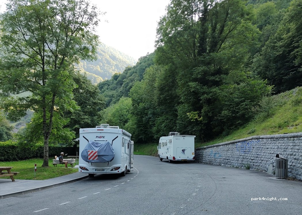 (64490) Sarrance - Unnamed road — foto