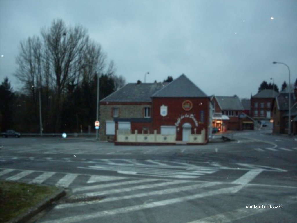 (6593) Momignies - — foto