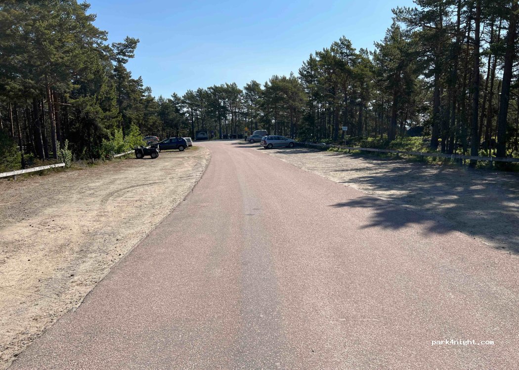 (824 93) Kuggören - Unnamed Road — foto 3