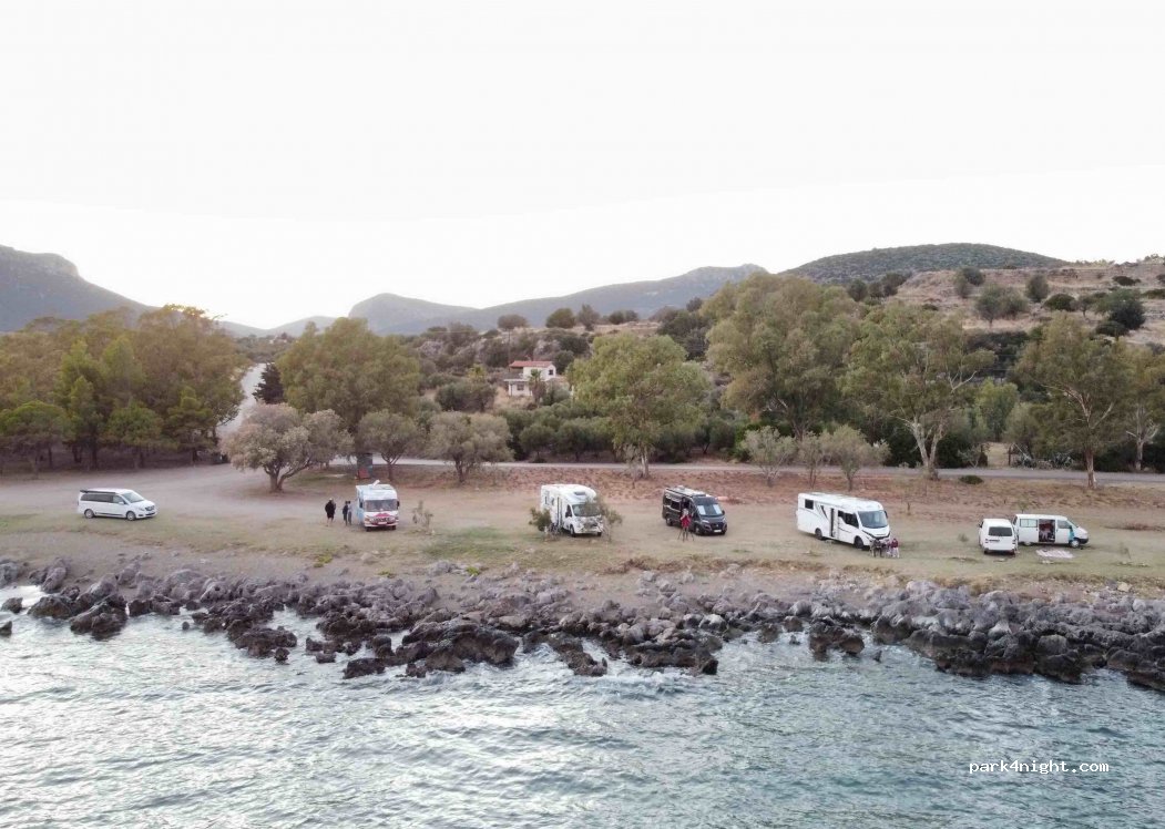 (230 70) Monemvasia - Unnamed Road — foto
