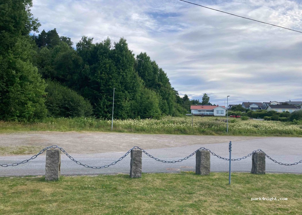 (451 98) Uddevalla - Unnamed road — foto