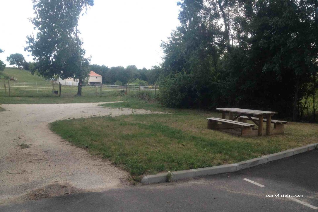 (16290) Hiersac - 33 Route de Châteauneuf — foto