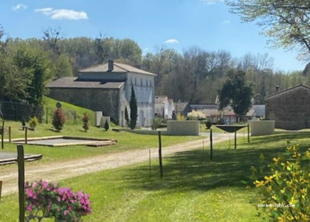 Camping Saint Césaire — foto