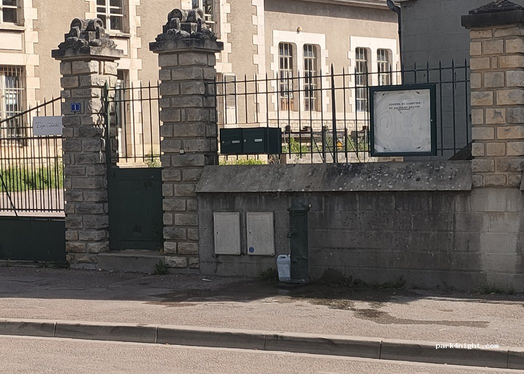 (89000) Auxerre - 1 Place Achille Ribain — foto