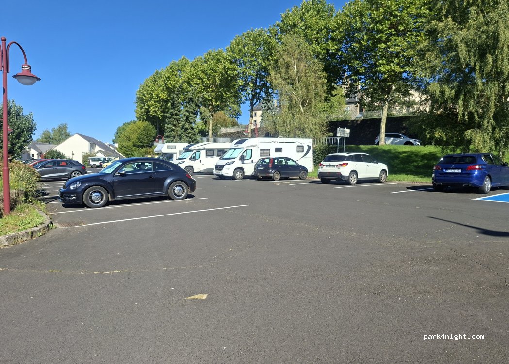 (15200) Mauriac - 4 Avenue Préfet Claude Erignac — foto