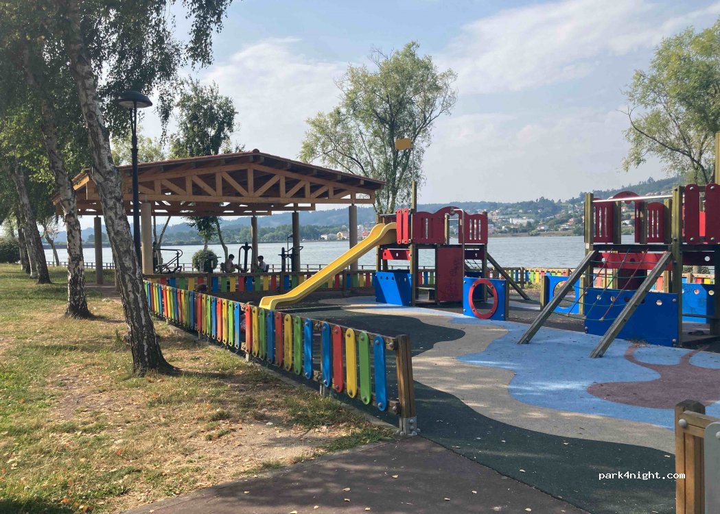 (15614) Pontedeume - 35 Avenida Ricardo Sánchez — foto 4