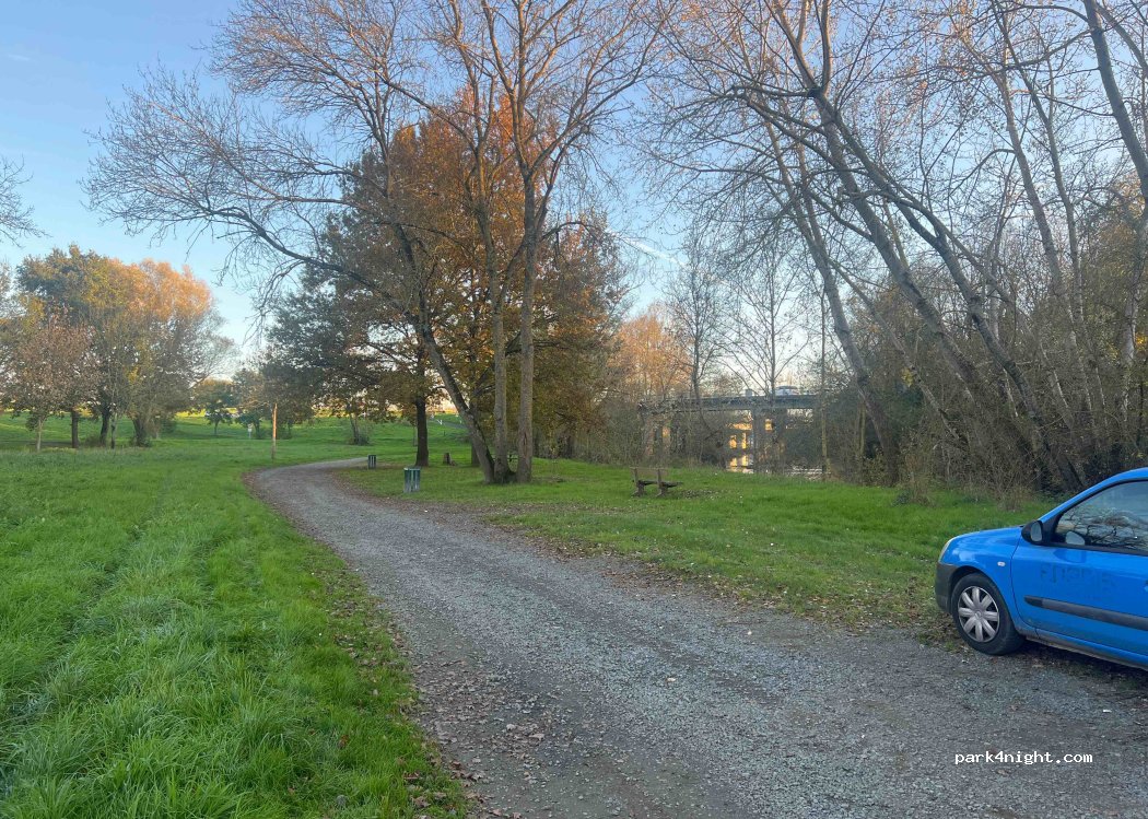 (49400) Saumur - 9 Avenue Georges Pompidou — foto