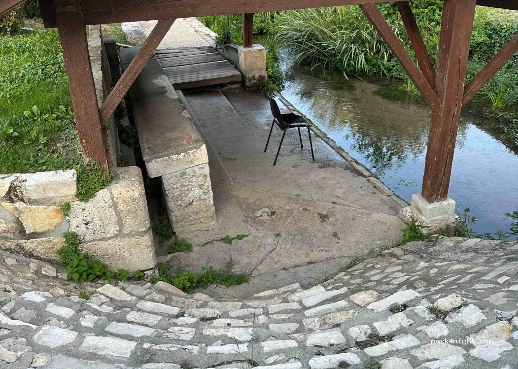 (16400) Vœuil-et-Giget - 2 Rue de la Mairie — foto 3