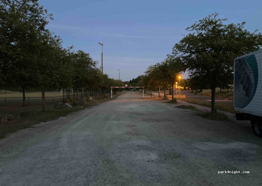 (37380) Monnaie - 31 Rue Pierre de Coubertin — foto