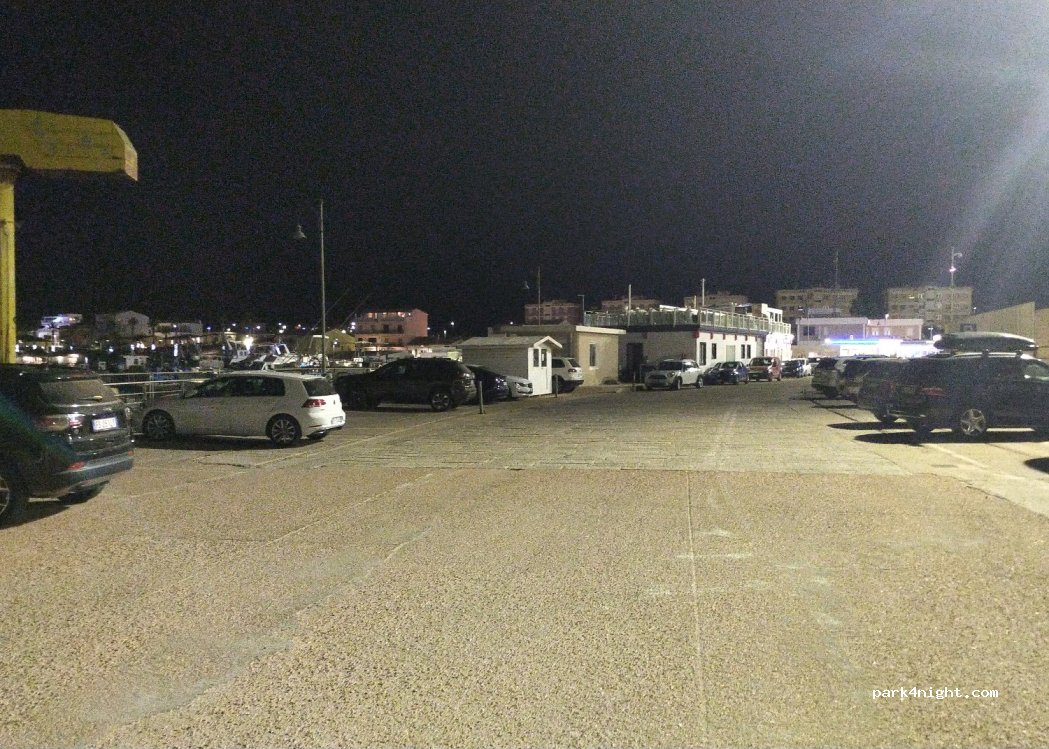 (07020) Golfo Aranci - 4 Piazzetta dei Pescatori — foto 2