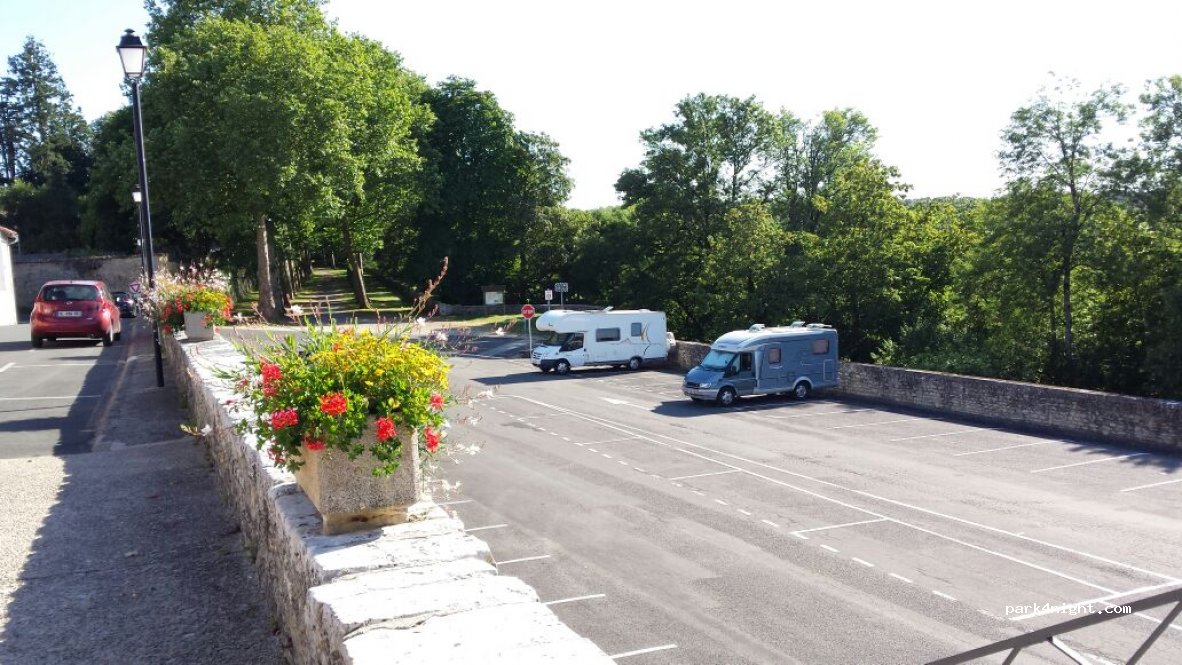 (86700) Couhé - Rue de Bel air — foto