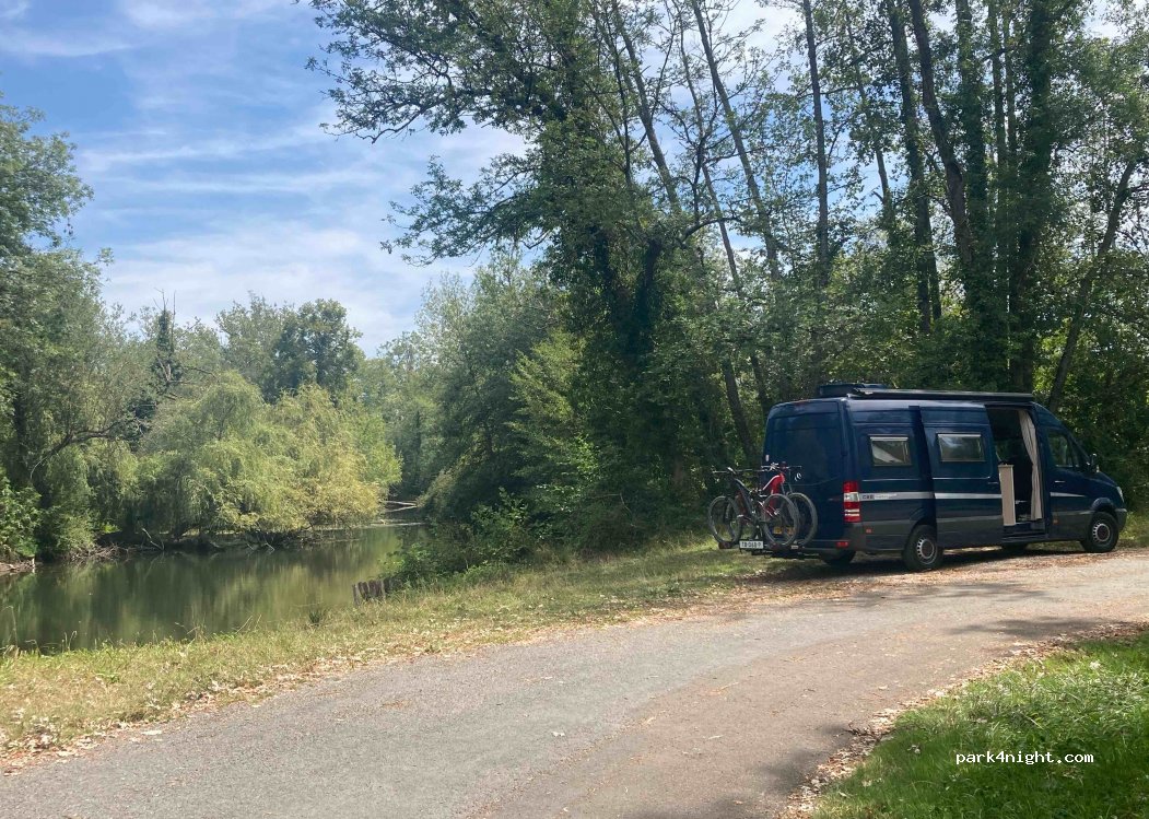 (24600) Allemans - 732 Route des Grands Ilots — foto