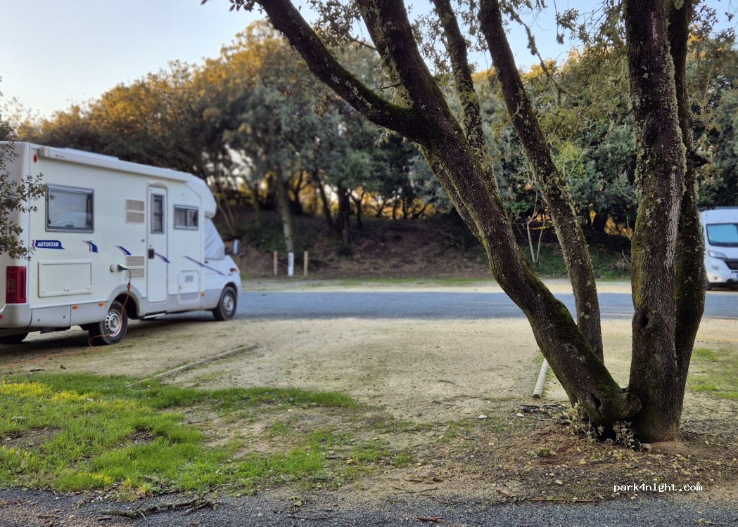 Aire de camping-car municipale — foto 5
