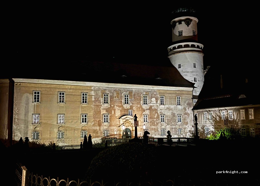 (549 01) Nové Město nad Metují - 1203 Husovo náměstí — foto 4