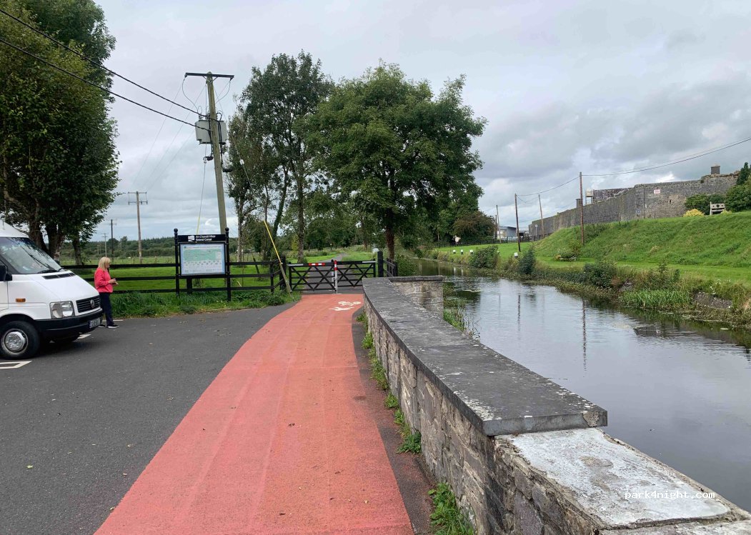 (R35 PV02) Daingean - 1 Canal View — foto