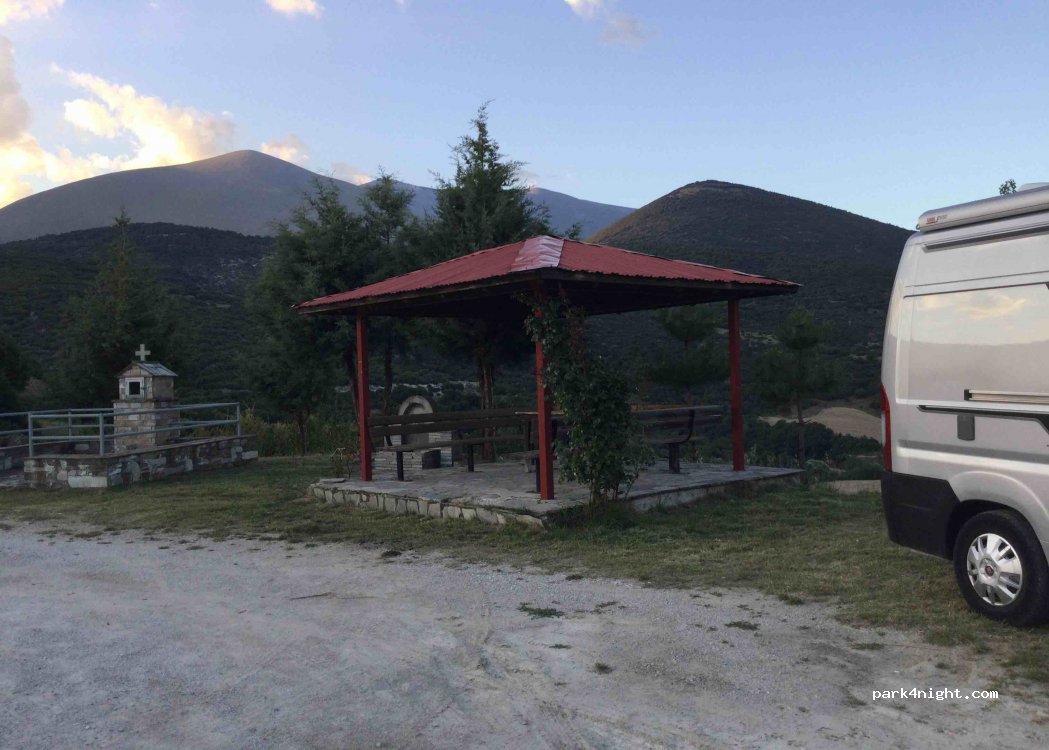 (402 00) Sikaminea - Epar.Od. Larisas - Kallipefkis — foto