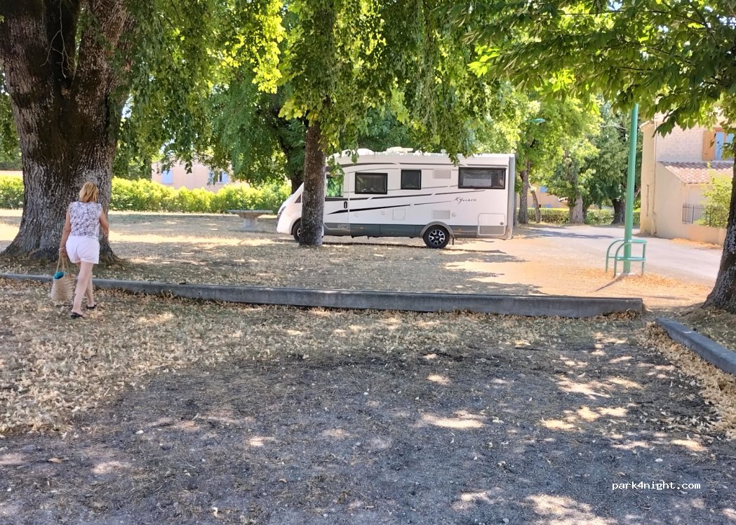 (04150) Revest-du-Bion - 10 La Châtaigneraie — foto
