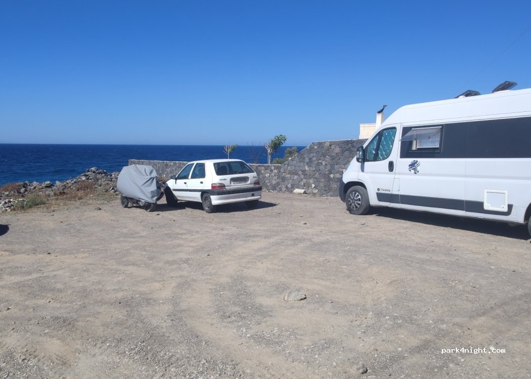 (847 02) Koloumpos - Unnamed Road — foto