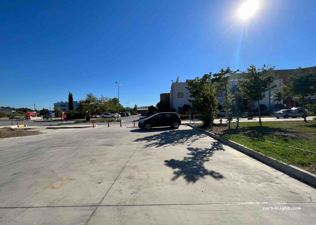 (35430) Urla - Özbek Yolu Cd — foto 2