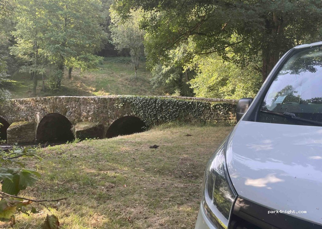 (79400) Azay-le-Brûlé - Unnamed Road — foto 5