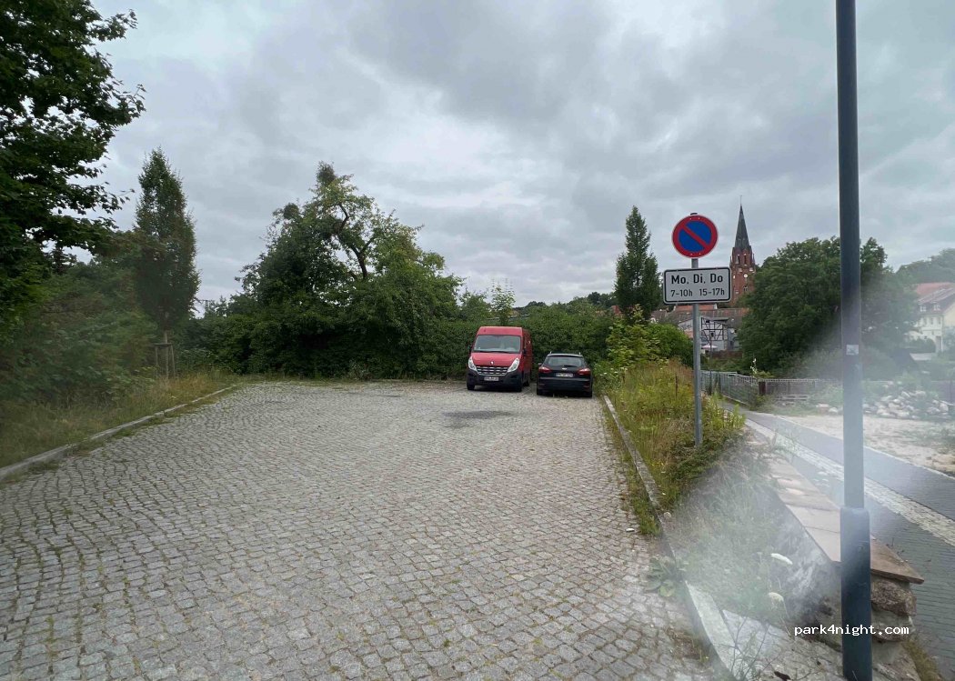 (17094) Burg Stargard - 3 Jungfernbrunnen — foto