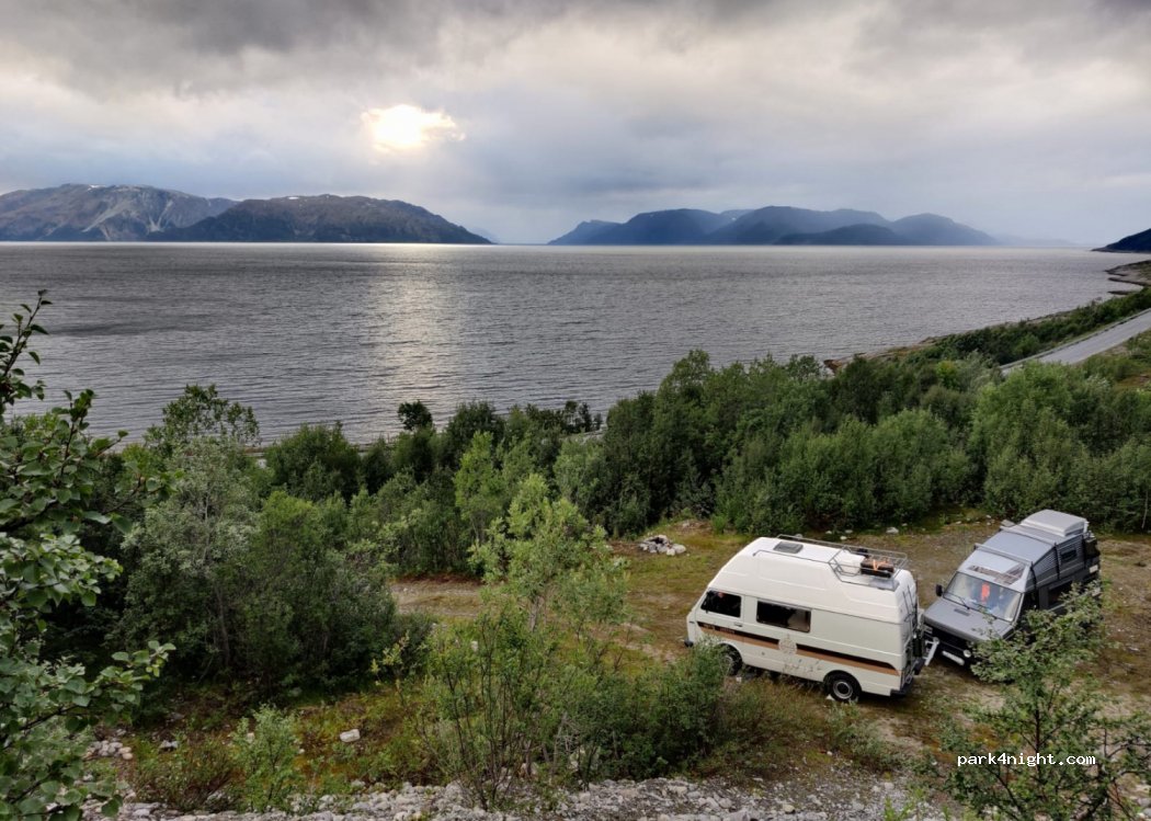(9519) Skillefjord - — foto