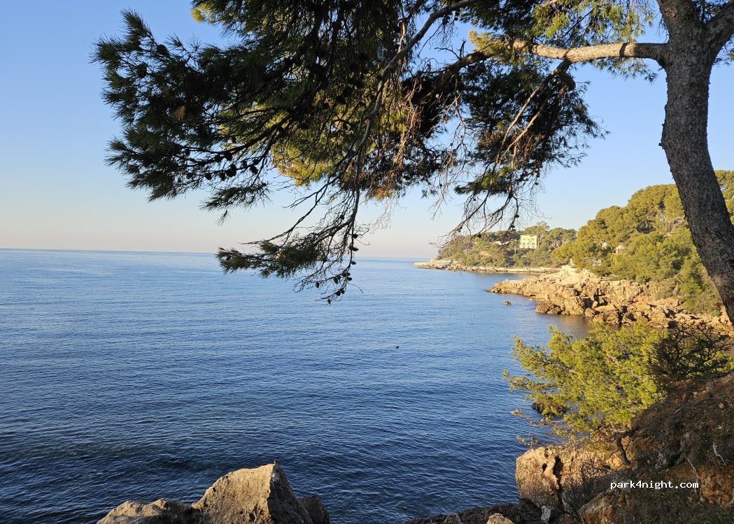 (83150) Bandol - 41 Avenue Georges V — foto