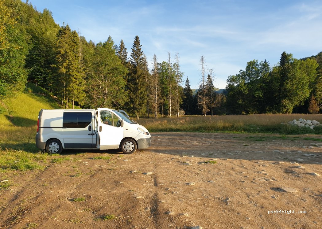 (34-500) Zakopane - 17A Karłowicza — foto