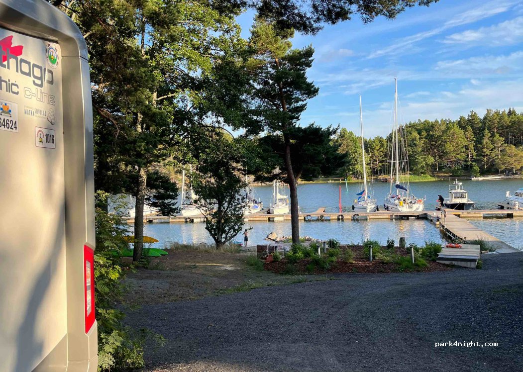Rumar Strand / Rumar Folkskolan — foto