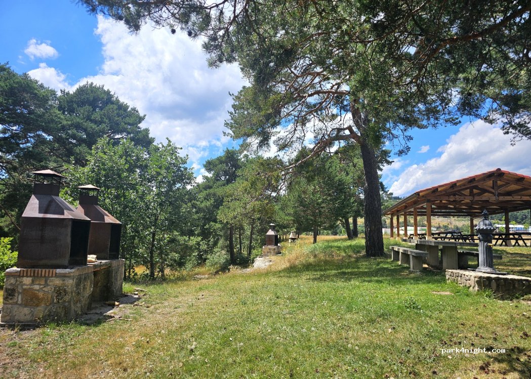 (09693) Regumiel de la Sierra - 12A Calle Salas — foto