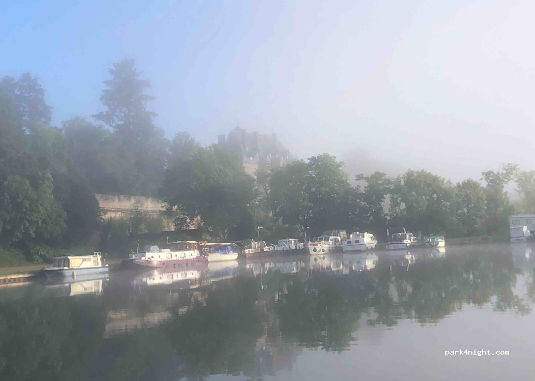 (58110) Châtillon-en-Bazois - Rue du Canal — foto 3