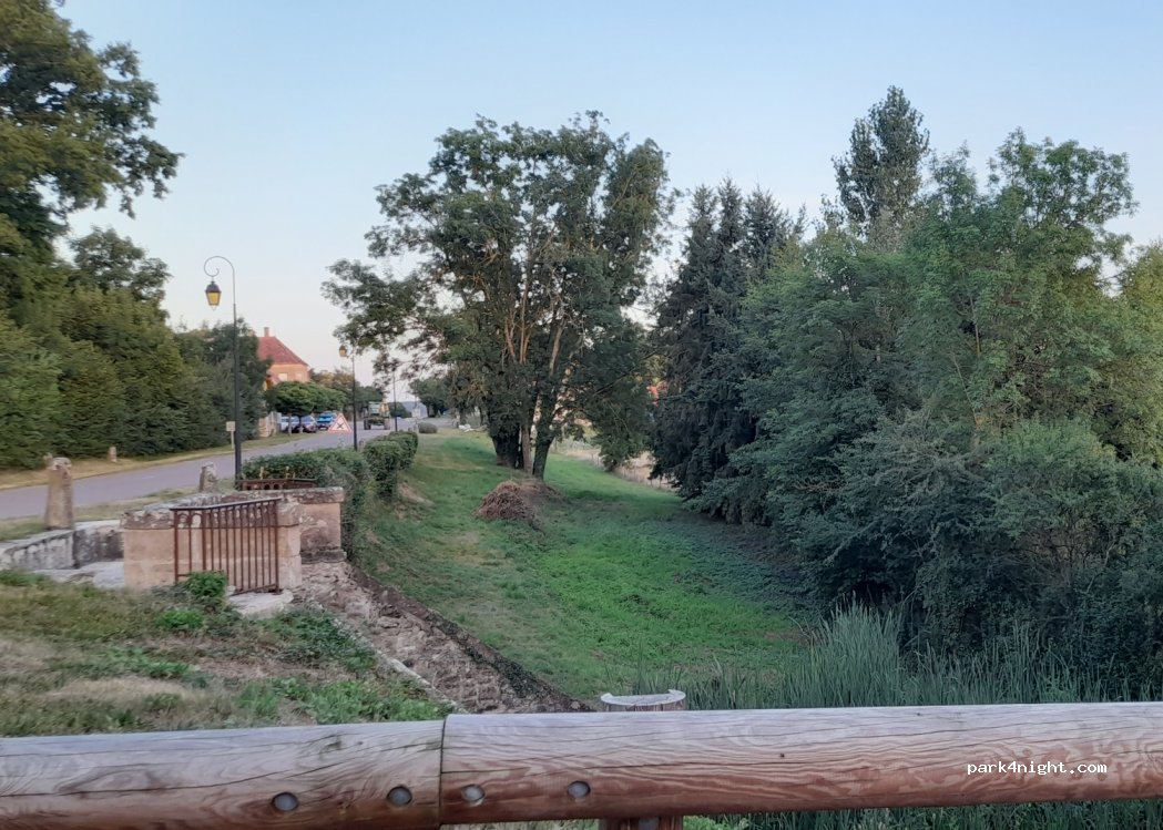 (21390) Le Val-Larrey - 2 Route de Lucenay — foto