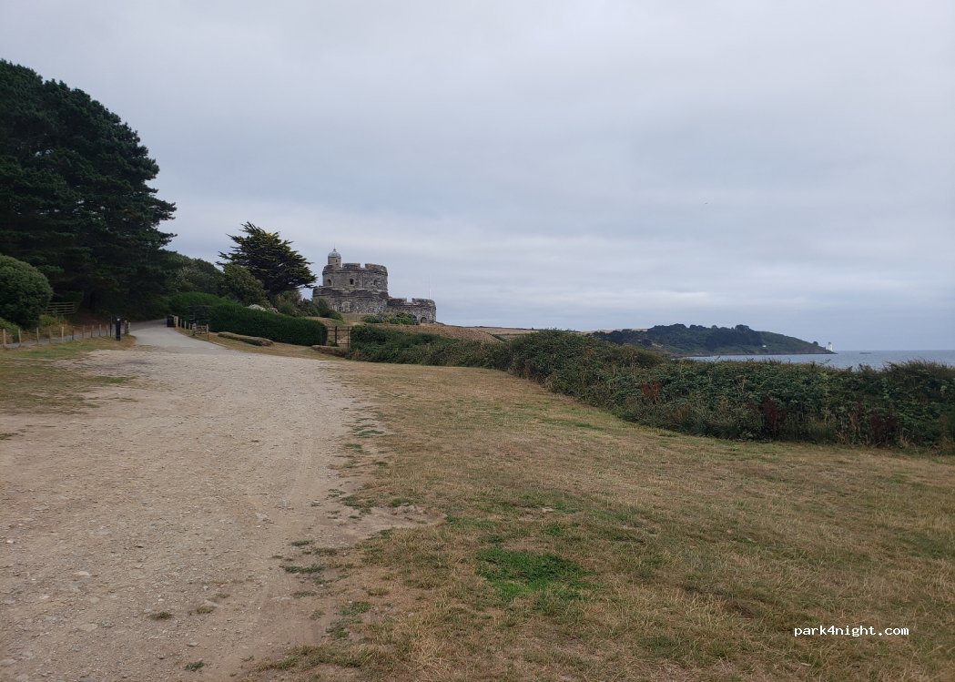 (TR2 5DE) Truro - Castle Dr — foto
