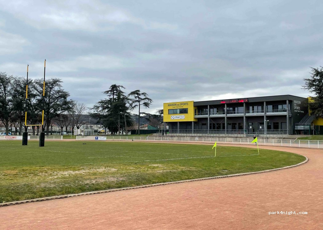 (69700) Givors - 6 Rue Léo Lagrange — foto